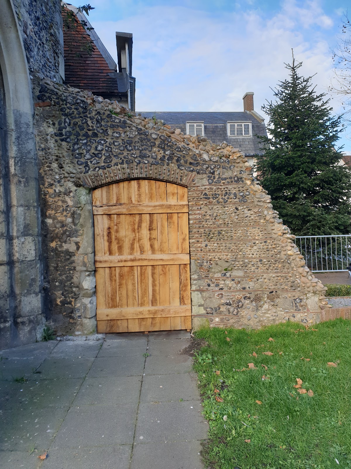 https://whatremovals.co.uk/wp-content/uploads/2022/02/Chapel Ruins Brentwood-225x300.jpeg